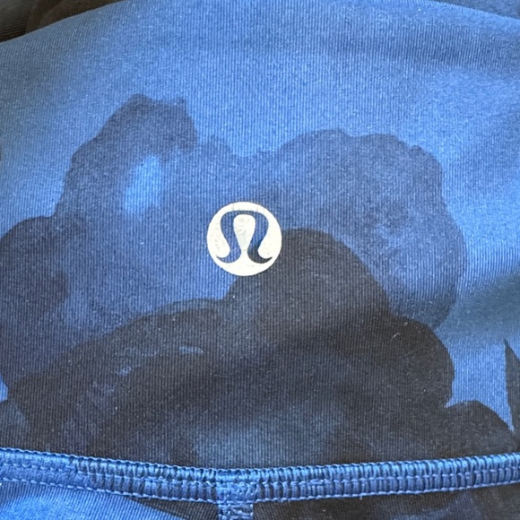 Lululemon Wunder Under Crop II *Full-On Luxtreme
Jumbo Inky Floral Black Inkwell - Picture 8 of 9